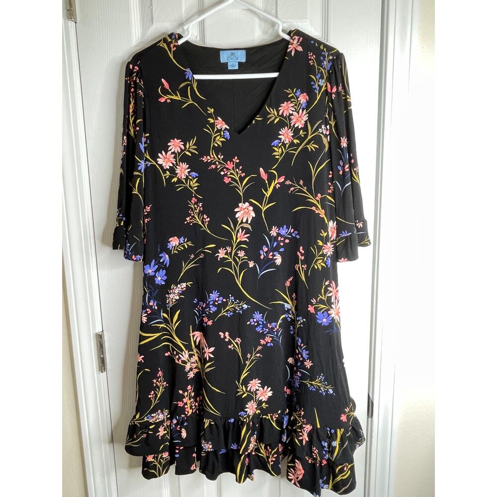 Floral V-Neck Ruffle Hem Dress - Black - Picture 2 of 10